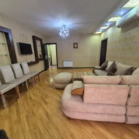 In Baku 70.0 m² apartment is for rent - Image 3