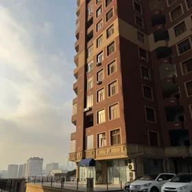 In Baku 180.0 m² apartment is for rent - Image 2