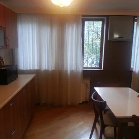 In Baku 70.0 m² apartment is for rent - Image 3