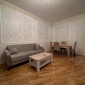 In Baku 90.0 m² apartment is for rent - Image 2