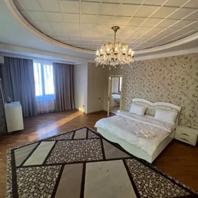 In Baku 860.0 m² house with 7.0 rooms is for sale - Image 2
