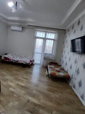 In Baku 90.0 m² apartment is for sale - Image 3