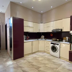 In Baku 65.0 m² house with 3.0 rooms is for rent - Image 4