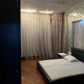 In Baku 220.0 m² apartment is for rent - Image 5