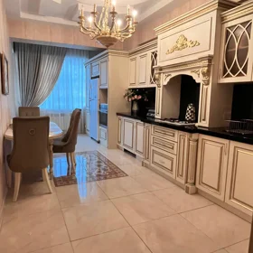 In Khirdalan 140.0 m² apartment is for sale - Image 2