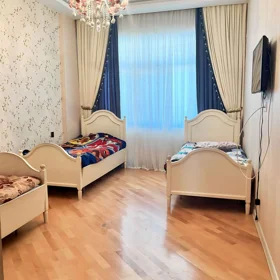 In Khirdalan 140.0 m² apartment is for sale - Image 5