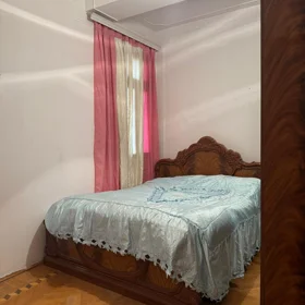 In Baku 260.0 m² house with 4.0 rooms is for rent - Image 4