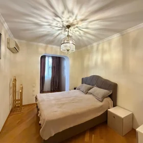 In Baku 110.0 m² apartment is for sale - Image 3