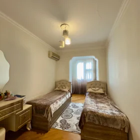 In Baku 110.0 m² apartment is for sale - Image 4