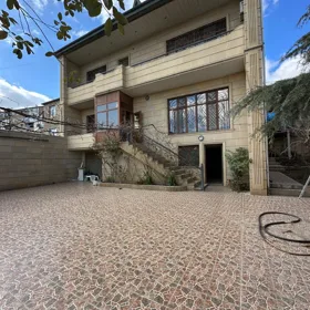 In nan 305.0 m² house with 8.0 rooms is for rent - Image 2