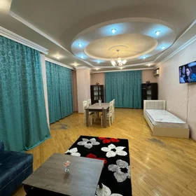 In Baku 117.0 m² apartment is for sale - Image 3
