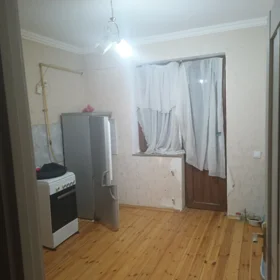 In Baku 70.0 m² apartment is for sale - Image 2