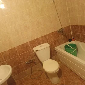 In Baku 70.0 m² apartment is for sale - Image 4