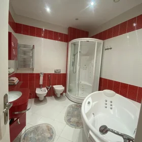 In Baku 230.0 m² apartment is for rent - Image 5