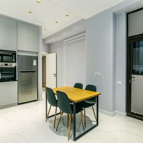 In Baku 140.0 m² apartment is for rent - Image 3