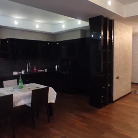 In Baku 149.0 m² apartment is for sale - Image 2