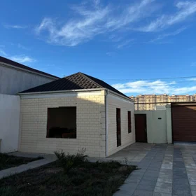 In Baku 240.0 m² house with 7.0 rooms is for sale - Image 2