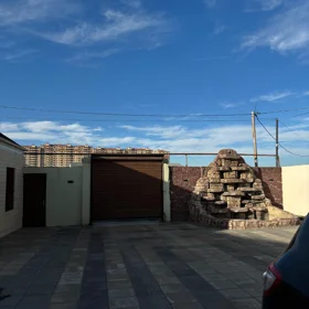 In Baku 240.0 m² house with 7.0 rooms is for sale - Image 3