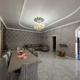 In Baku 240.0 m² house with 7.0 rooms is for sale - Image 5