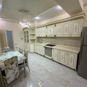 In Baku 130.0 m² apartment is for rent - Image 2