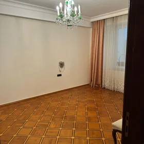 In Baku 205.0 m² apartment is for sale - Image 2