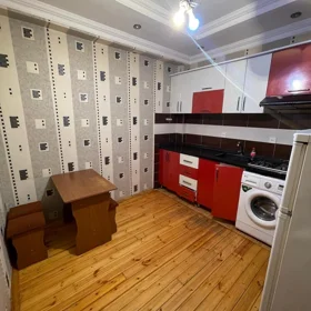 In Baku 100.0 m² apartment is for sale - Image 2