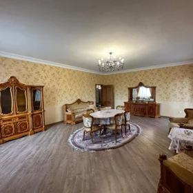 In Baku 170.0 m² apartment is for rent - Image 3