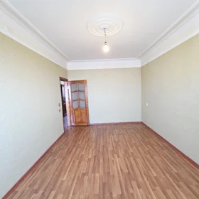 In Baku 80.0 m² apartment is for sale - Image 3