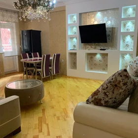 In Baku 70.0 m² apartment is for rent - Image 3