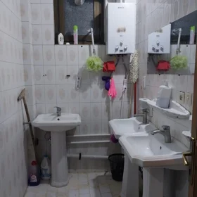 In Baku 700.0 m² house with 7.0 rooms is for sale - Image 3