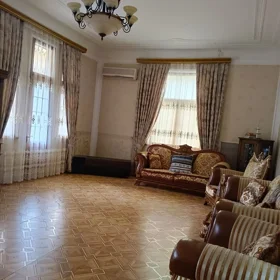 In Baku 300.0 m² house with 6.0 rooms is for rent - Image 2