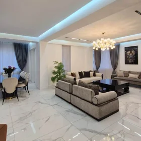 In Baku 192.0 m² apartment is for sale - Image 4