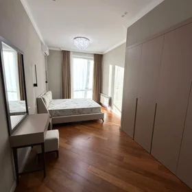 In Baku 200.0 m² apartment is for rent - Image 5