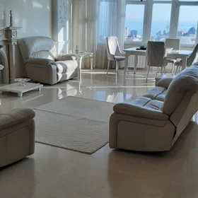 In Baku 115.0 m² apartment is for sale - Image 2