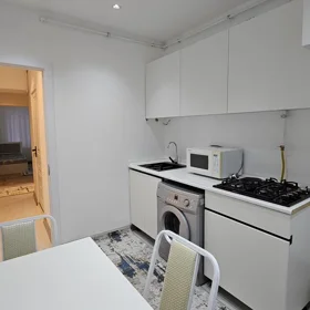 In Baku 90.0 m² apartment is for rent - Image 2