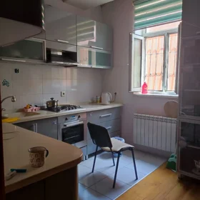 In Baku 150.0 m² apartment is for sale - Image 3