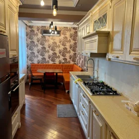 In Baku 141.0 m² apartment is for rent - Image 3