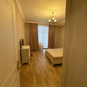 In Baku 80.0 m² apartment is for rent - Image 2