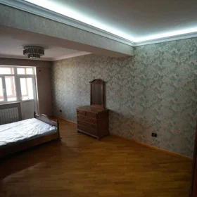 In Baku 178.0 m² apartment is for rent - Image 5