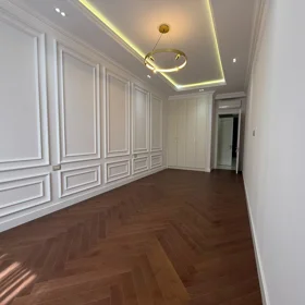 In Baku 235.0 m² apartment is for sale - Image 4