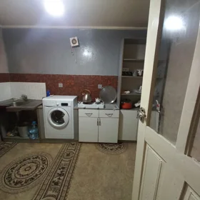 In Baku 45.0 m² house with 2.0 rooms is for rent - Image 5