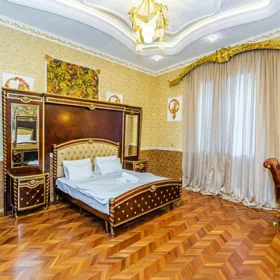 In Baku 205.0 m² apartment is for rent - Image 4