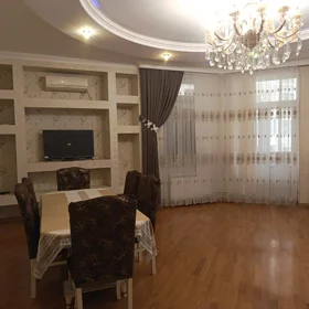 In Baku 150.0 m² apartment is for rent - Image 4