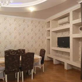 In Baku 150.0 m² apartment is for rent - Image 5