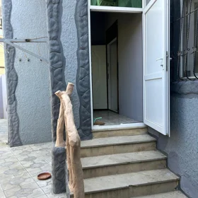 In Baku 110.0 m² house with 3.0 rooms is for rent - Image 2