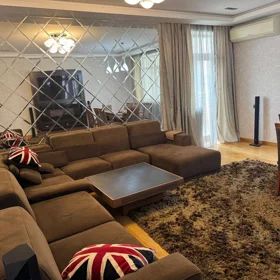 In Baku 145.0 m² apartment is for rent - Image 3