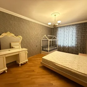 In Baku 140.0 m² apartment is for rent - Image 5