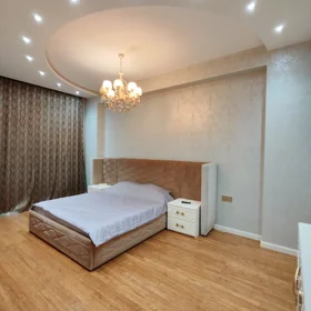 In Baku 180.0 m² apartment is for rent - Image 2