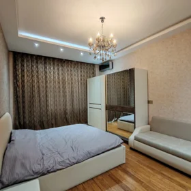 In Baku 180.0 m² apartment is for rent - Image 4