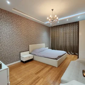 In Baku 180.0 m² apartment is for rent - Image 5